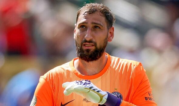 Gianluigi Donnarumma ainda luta para controlar o percurso da sua carreira no futebol Gianluigi Donnarumma ainda luta para controlar o percurso da sua carreira no futebol